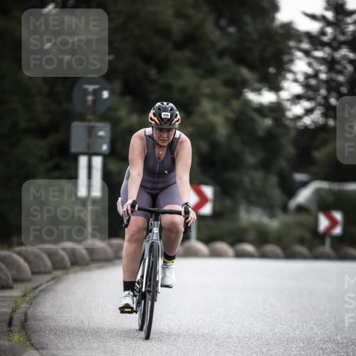 21.06.2026 - 29. Vierlanden-Triathlon H.Heesch http://msf.ph/oto/9901521 21.06.2026 09:34:09 Radfahren 33, 39, 44, 70, 296 meine-sportfotos.de