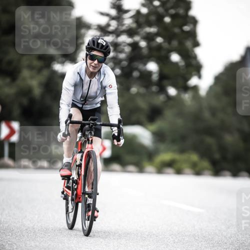 21.06.2026 - 29. Vierlanden-Triathlon H.Heesch http://msf.ph/oto/9901602 21.06.2026 10:12:02 Radfahren 115, 160, 205, 248 meine-sportfotos.de
