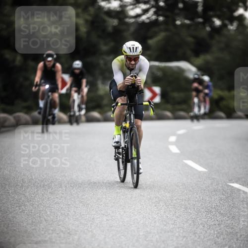 21.06.2026 - 29. Vierlanden-Triathlon H.Heesch http://msf.ph/oto/9901609 21.06.2026 09:35:49 Radfahren 105, 122, 161, 198, 270, 279 meine-sportfotos.de