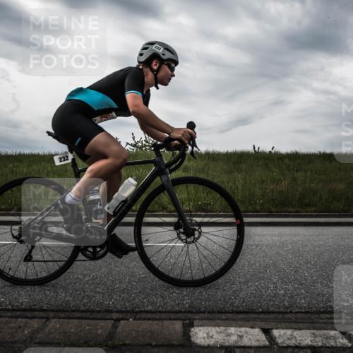 21.06.2026 - 29. Vierlanden-Triathlon H.Heesch http://msf.ph/oto/9901701 21.06.2026 09:30:08 Radfahren 59, 82, 109, 163, 174, 232, 276 meine-sportfotos.de