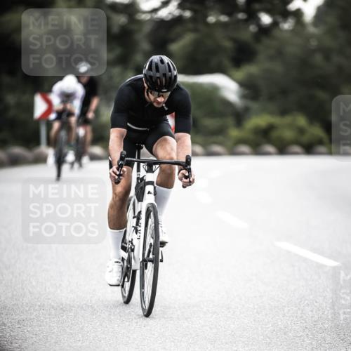 21.06.2026 - 29. Vierlanden-Triathlon H.Heesch http://msf.ph/oto/9901733 21.06.2026 09:37:44 Radfahren 5, 30, 69, 195 meine-sportfotos.de
