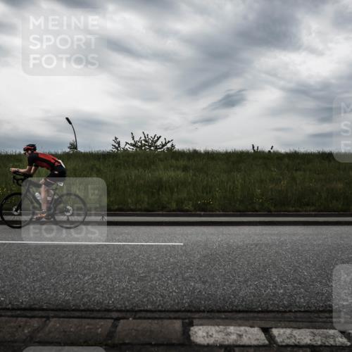 21.06.2026 - 29. Vierlanden-Triathlon H.Heesch http://msf.ph/oto/9901771 21.06.2026 09:31:38 Radfahren 165, 171 meine-sportfotos.de