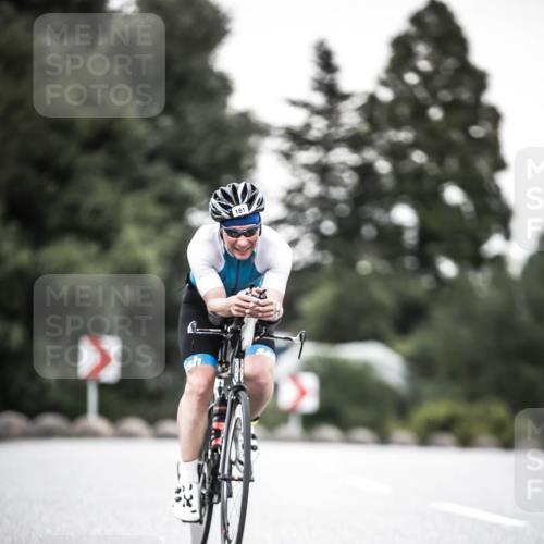 21.06.2026 - 29. Vierlanden-Triathlon H.Heesch http://msf.ph/oto/9901890 21.06.2026 10:12:28 Radfahren 181, 256 meine-sportfotos.de