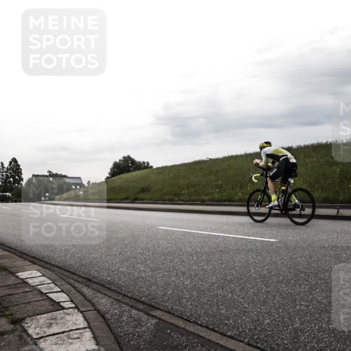 21.06.2026 - 29. Vierlanden-Triathlon H.Heesch http://msf.ph/oto/9901917 21.06.2026 09:28:15 Radfahren 4 meine-sportfotos.de
