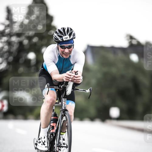 21.06.2026 - 29. Vierlanden-Triathlon H.Heesch http://msf.ph/oto/9901920 21.06.2026 10:12:28 Radfahren 181, 256 meine-sportfotos.de