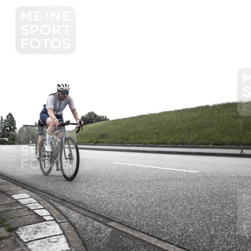 21.06.2026 - 29. Vierlanden-Triathlon H.Heesch http://msf.ph/oto/9901921 21.06.2026 09:28:22 Radfahren 151, 154, 277 meine-sportfotos.de