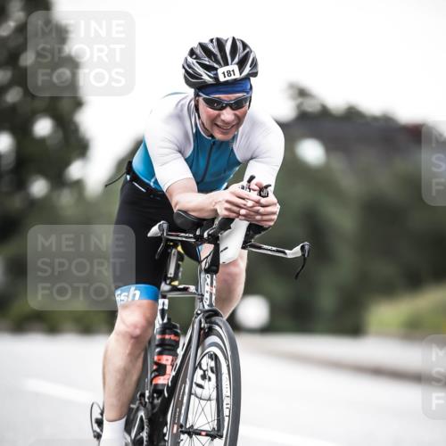 21.06.2026 - 29. Vierlanden-Triathlon H.Heesch http://msf.ph/oto/9901929 21.06.2026 10:12:28 Radfahren 181, 256 meine-sportfotos.de