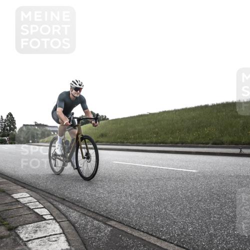 21.06.2026 - 29. Vierlanden-Triathlon H.Heesch http://msf.ph/oto/9901948 21.06.2026 09:29:57 Radfahren 7, 38, 67, 88, 100 meine-sportfotos.de