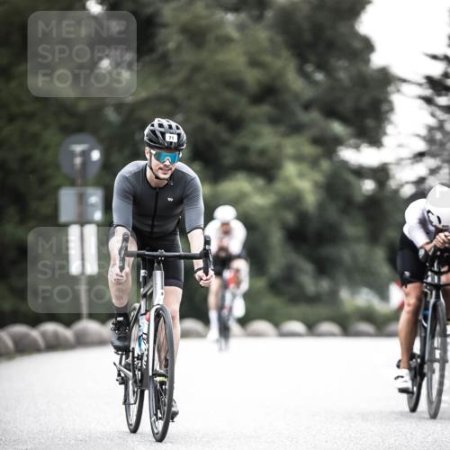 21.06.2026 - 29. Vierlanden-Triathlon H.Heesch http://msf.ph/oto/9901976 21.06.2026 09:42:45 Radfahren 71, 81, 231 meine-sportfotos.de