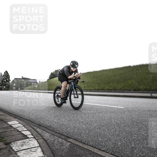 21.06.2026 - 29. Vierlanden-Triathlon H.Heesch http://msf.ph/oto/9901991 21.06.2026 09:30:33 Radfahren 35, 225, 295 meine-sportfotos.de