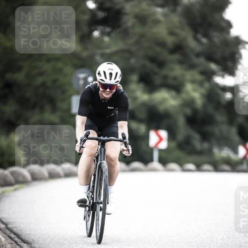 21.06.2026 - 29. Vierlanden-Triathlon H.Heesch http://msf.ph/oto/9901994 21.06.2026 09:43:09 Radfahren 242 meine-sportfotos.de