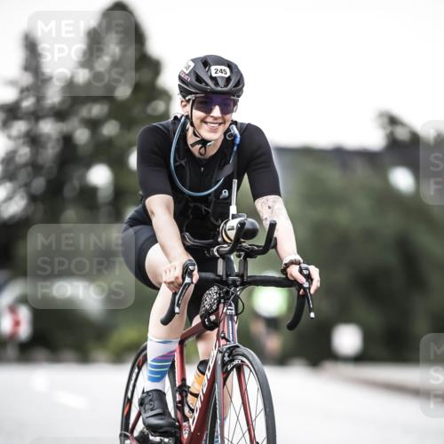 21.06.2026 - 29. Vierlanden-Triathlon H.Heesch http://msf.ph/oto/9901996 21.06.2026 10:12:42 Radfahren 245 meine-sportfotos.de