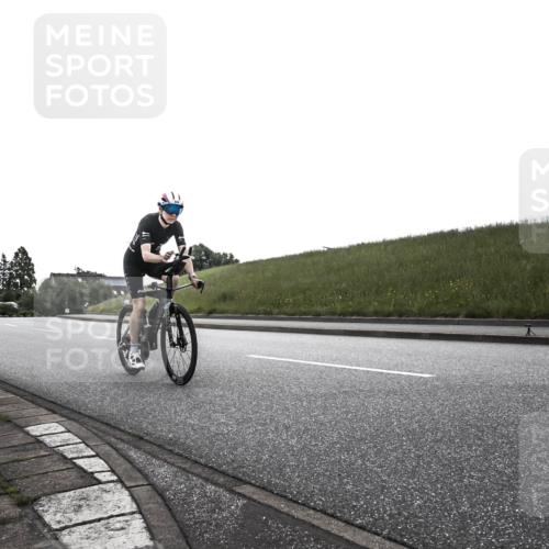 21.06.2026 - 29. Vierlanden-Triathlon H.Heesch http://msf.ph/oto/9901999 21.06.2026 09:30:37 Radfahren 35, 147, 159, 225, 248 meine-sportfotos.de