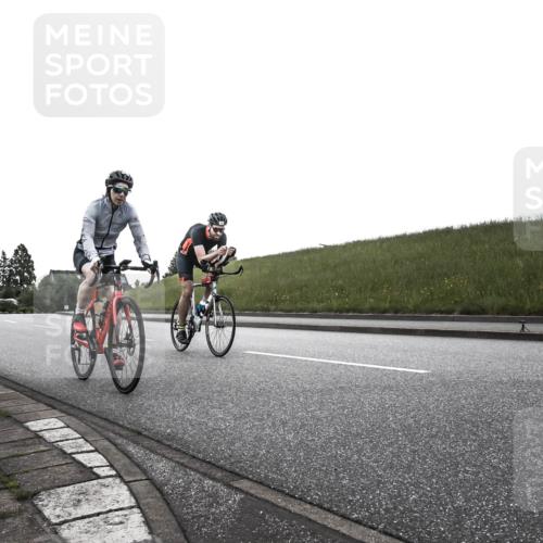21.06.2026 - 29. Vierlanden-Triathlon H.Heesch http://msf.ph/oto/9902002 21.06.2026 09:30:39 Radfahren 147, 159, 225, 248 meine-sportfotos.de