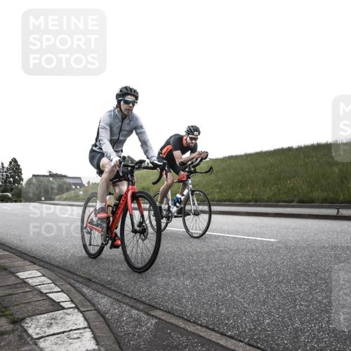 21.06.2026 - 29. Vierlanden-Triathlon H.Heesch http://msf.ph/oto/9902005 21.06.2026 09:30:39 Radfahren 147, 159, 225, 248 meine-sportfotos.de