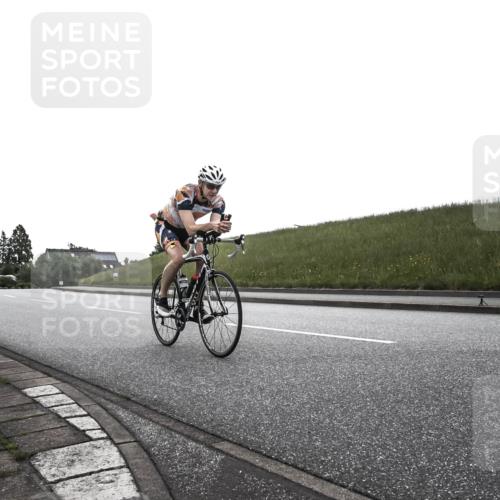 21.06.2026 - 29. Vierlanden-Triathlon H.Heesch http://msf.ph/oto/9902008 21.06.2026 09:30:42 Radfahren 147, 159, 248 meine-sportfotos.de