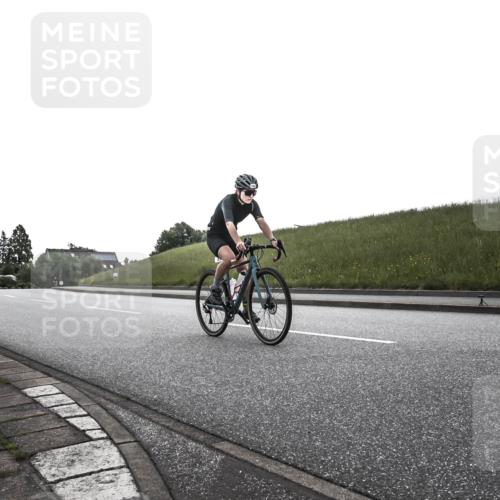 21.06.2026 - 29. Vierlanden-Triathlon H.Heesch http://msf.ph/oto/9902011 21.06.2026 09:30:57 Radfahren 238 meine-sportfotos.de