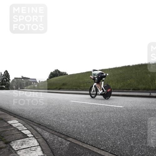 21.06.2026 - 29. Vierlanden-Triathlon H.Heesch http://msf.ph/oto/9902017 21.06.2026 09:31:11 Radfahren 115, 124 meine-sportfotos.de
