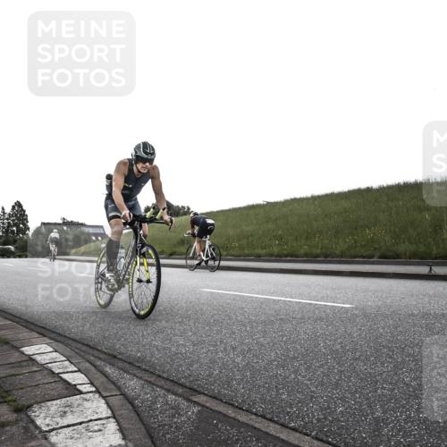 21.06.2026 - 29. Vierlanden-Triathlon H.Heesch http://msf.ph/oto/9902050 21.06.2026 09:32:11 Radfahren 48, 131, 205, 220, 275 meine-sportfotos.de