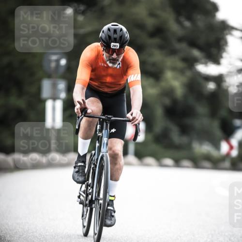 21.06.2026 - 29. Vierlanden-Triathlon H.Heesch http://msf.ph/oto/9902056 21.06.2026 09:44:11 Radfahren 76, 283, 299 meine-sportfotos.de