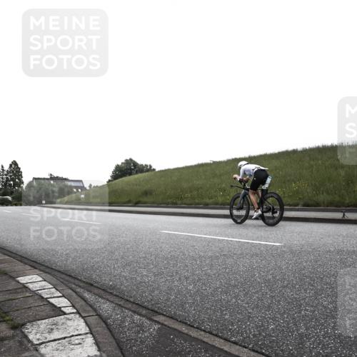 21.06.2026 - 29. Vierlanden-Triathlon H.Heesch http://msf.ph/oto/9902110 21.06.2026 09:35:04 Radfahren  meine-sportfotos.de