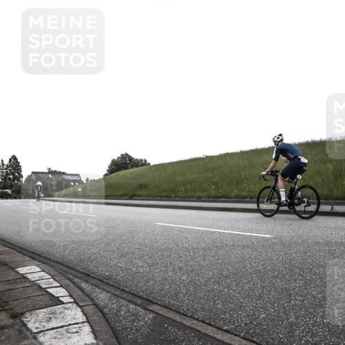 21.06.2026 - 29. Vierlanden-Triathlon H.Heesch http://msf.ph/oto/9902115 21.06.2026 09:35:06 Radfahren  meine-sportfotos.de