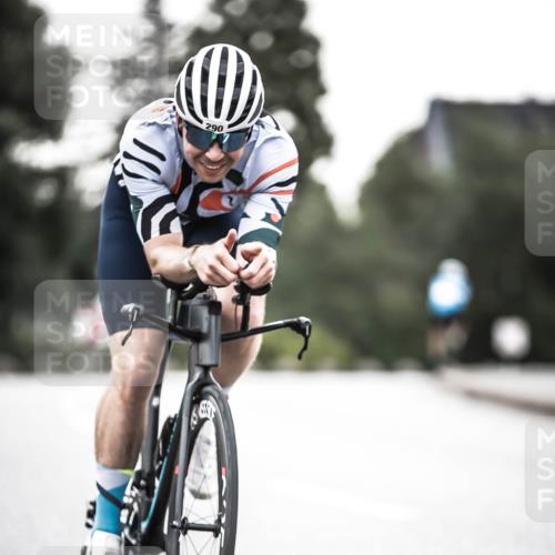 21.06.2026 - 29. Vierlanden-Triathlon H.Heesch http://msf.ph/oto/9902122 21.06.2026 09:45:18 Radfahren 79, 200, 261, 268, 290 meine-sportfotos.de