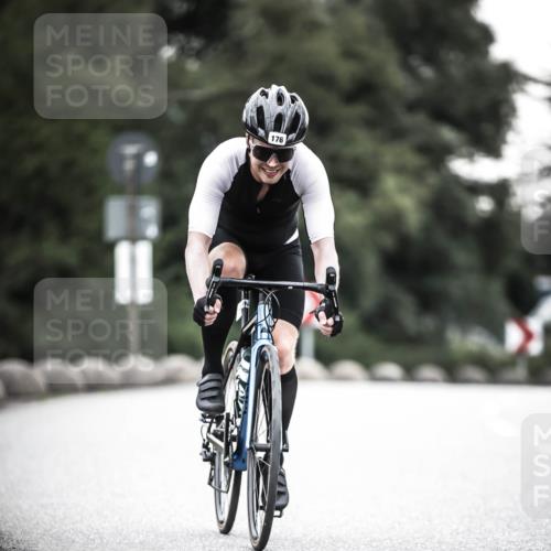 21.06.2026 - 29. Vierlanden-Triathlon H.Heesch http://msf.ph/oto/9902130 21.06.2026 09:45:38 Radfahren 20, 176, 226 meine-sportfotos.de