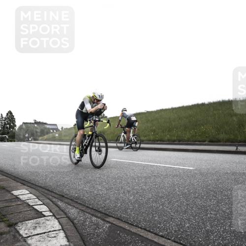 21.06.2026 - 29. Vierlanden-Triathlon H.Heesch http://msf.ph/oto/9902132 21.06.2026 09:35:50 Radfahren 105, 122, 161, 279 meine-sportfotos.de