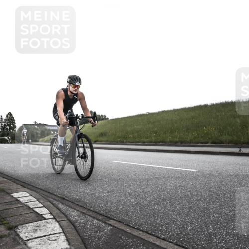 21.06.2026 - 29. Vierlanden-Triathlon H.Heesch http://msf.ph/oto/9902135 21.06.2026 09:35:53 Radfahren 105, 122, 161, 198, 270, 279 meine-sportfotos.de