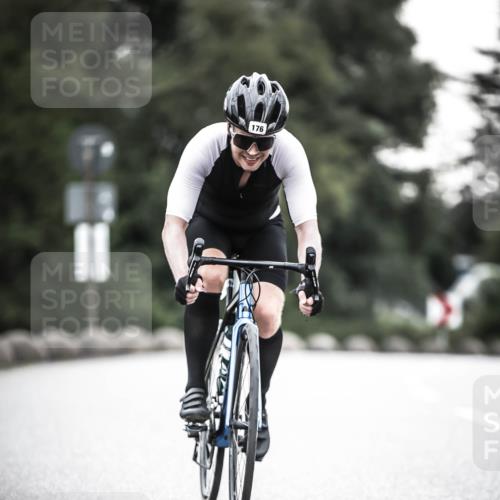 21.06.2026 - 29. Vierlanden-Triathlon H.Heesch http://msf.ph/oto/9902137 21.06.2026 09:45:38 Radfahren 20, 176, 226 meine-sportfotos.de