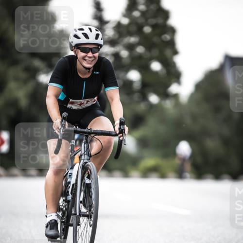 21.06.2026 - 29. Vierlanden-Triathlon H.Heesch http://msf.ph/oto/9902139 21.06.2026 10:13:07 Radfahren 36, 48, 70, 180, 232, 275, 429 meine-sportfotos.de