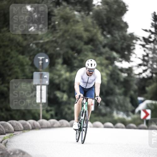 21.06.2026 - 29. Vierlanden-Triathlon H.Heesch http://msf.ph/oto/9902168 21.06.2026 09:46:26 Radfahren 58, 164 meine-sportfotos.de