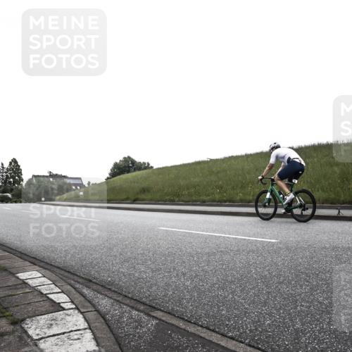 21.06.2026 - 29. Vierlanden-Triathlon H.Heesch http://msf.ph/oto/9902194 21.06.2026 09:36:43 Radfahren 60, 151 meine-sportfotos.de