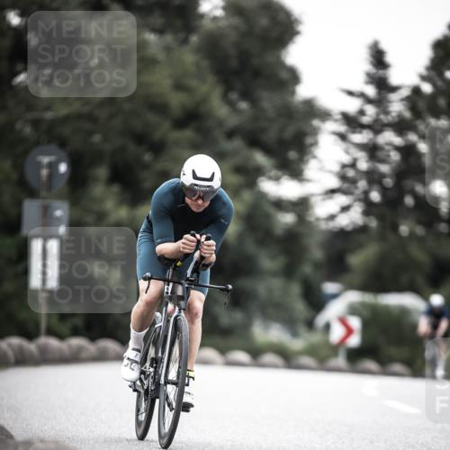 21.06.2026 - 29. Vierlanden-Triathlon H.Heesch http://msf.ph/oto/9902196 21.06.2026 09:46:57 Radfahren 140, 172, 240 meine-sportfotos.de