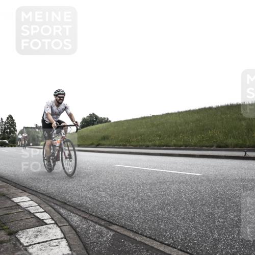 21.06.2026 - 29. Vierlanden-Triathlon H.Heesch http://msf.ph/oto/9902200 21.06.2026 09:36:48 Radfahren 18 meine-sportfotos.de