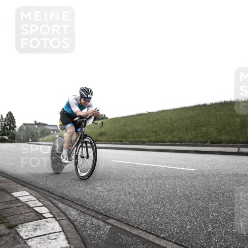21.06.2026 - 29. Vierlanden-Triathlon H.Heesch http://msf.ph/oto/9902212 21.06.2026 09:37:32 Radfahren 181, 290 meine-sportfotos.de