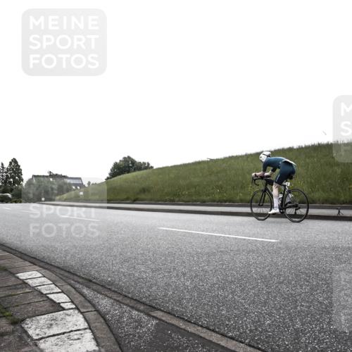 21.06.2026 - 29. Vierlanden-Triathlon H.Heesch http://msf.ph/oto/9902250 21.06.2026 09:39:24 Radfahren 80, 113 meine-sportfotos.de