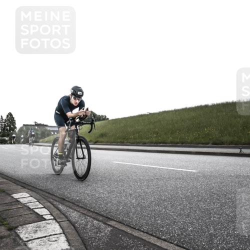 21.06.2026 - 29. Vierlanden-Triathlon H.Heesch http://msf.ph/oto/9902256 21.06.2026 09:39:30 Radfahren 22, 92, 100 meine-sportfotos.de