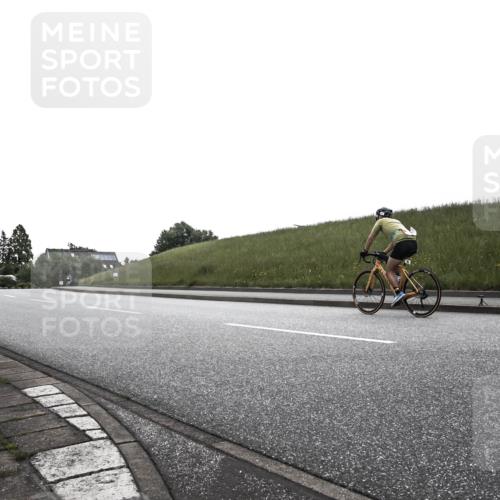 21.06.2026 - 29. Vierlanden-Triathlon H.Heesch http://msf.ph/oto/9902259 21.06.2026 09:39:35 Radfahren 22, 163, 213 meine-sportfotos.de