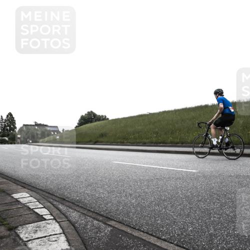 21.06.2026 - 29. Vierlanden-Triathlon H.Heesch http://msf.ph/oto/9902266 21.06.2026 09:39:40 Radfahren 163, 213 meine-sportfotos.de
