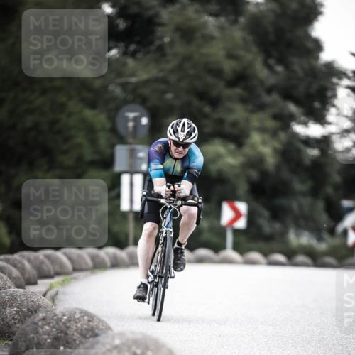 21.06.2026 - 29. Vierlanden-Triathlon H.Heesch http://msf.ph/oto/9902274 21.06.2026 09:49:33 Radfahren 213, 298 meine-sportfotos.de