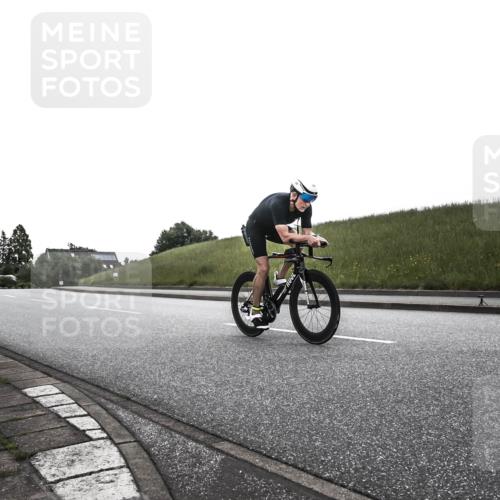 21.06.2026 - 29. Vierlanden-Triathlon H.Heesch http://msf.ph/oto/9902276 21.06.2026 09:39:58 Radfahren 124, 275 meine-sportfotos.de