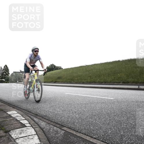21.06.2026 - 29. Vierlanden-Triathlon H.Heesch http://msf.ph/oto/9902300 21.06.2026 09:40:28 Radfahren 50, 116 meine-sportfotos.de