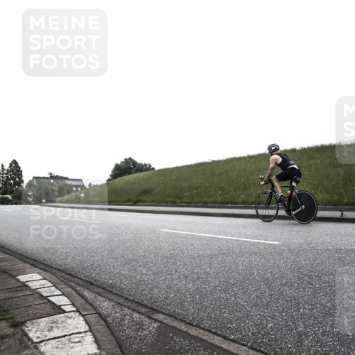21.06.2026 - 29. Vierlanden-Triathlon H.Heesch http://msf.ph/oto/9902303 21.06.2026 09:40:32 Radfahren 158 meine-sportfotos.de