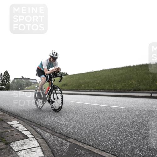 21.06.2026 - 29. Vierlanden-Triathlon H.Heesch http://msf.ph/oto/9902310 21.06.2026 09:40:51 Radfahren 36, 64, 115 meine-sportfotos.de