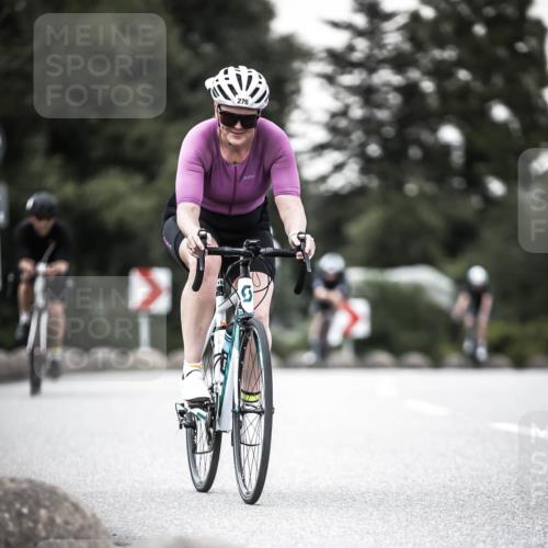 21.06.2026 - 29. Vierlanden-Triathlon H.Heesch http://msf.ph/oto/9902343 21.06.2026 10:13:25 Radfahren 9, 26, 75, 90, 236, 276 meine-sportfotos.de