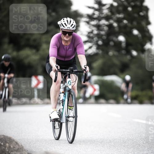 21.06.2026 - 29. Vierlanden-Triathlon H.Heesch http://msf.ph/oto/9902346 21.06.2026 10:13:25 Radfahren 9, 26, 75, 90, 236, 276 meine-sportfotos.de