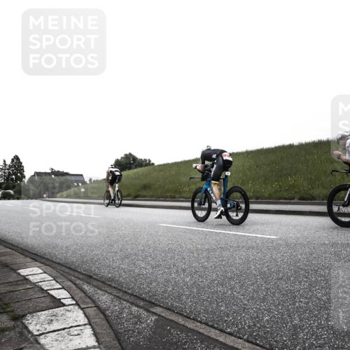 21.06.2026 - 29. Vierlanden-Triathlon H.Heesch http://msf.ph/oto/9902351 21.06.2026 09:42:33 Radfahren 49, 127 meine-sportfotos.de