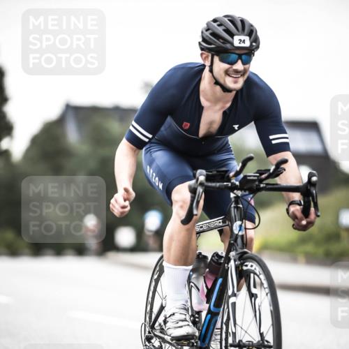 21.06.2026 - 29. Vierlanden-Triathlon H.Heesch http://msf.ph/oto/9902371 21.06.2026 09:53:13 Radfahren 24, 43, 280, 301 meine-sportfotos.de